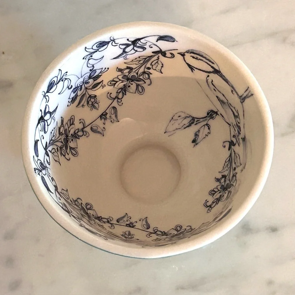 Anthropologie Footed Rice Bowl EUC
Matylda Bowl with sweet birds (Elka Ayaka?) - Picture 2 of 5